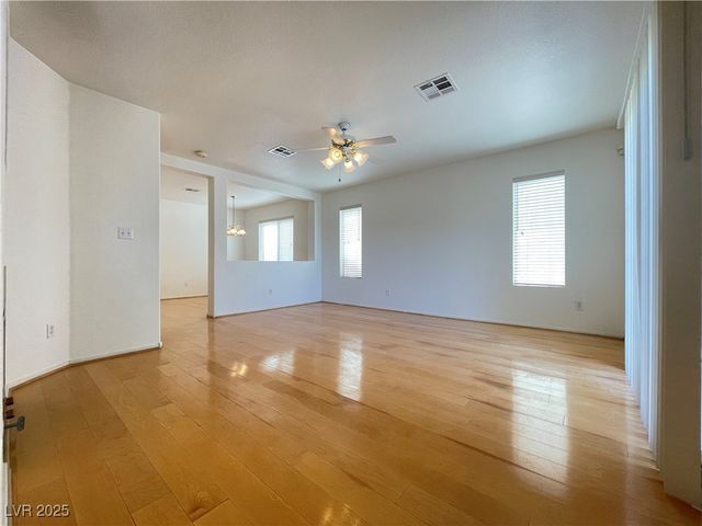 70 Belle La Blanc Avenue, Las Vegas, NV 89123