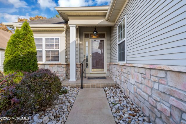 60 Eleanor Road, Manchester, NJ 08759