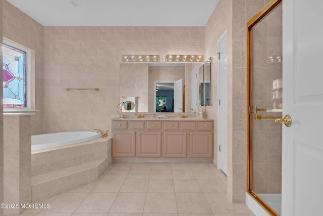 60 Eleanor Road, Manchester, NJ 08759