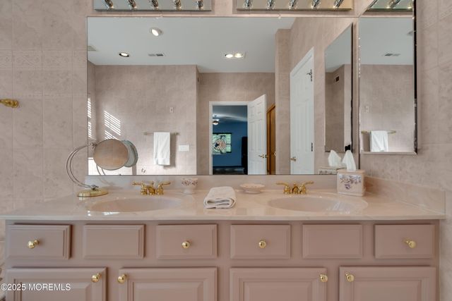 60 Eleanor Road, Manchester, NJ 08759