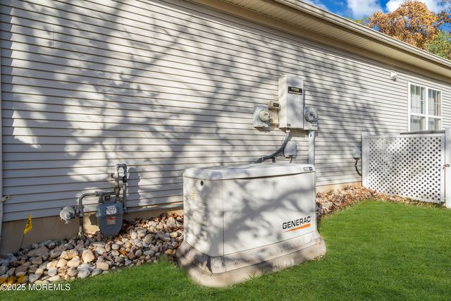 60 Eleanor Road, Manchester, NJ 08759