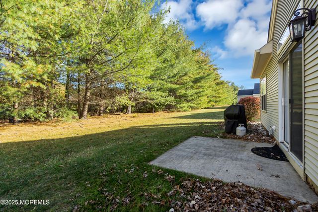 60 Eleanor Road, Manchester, NJ 08759