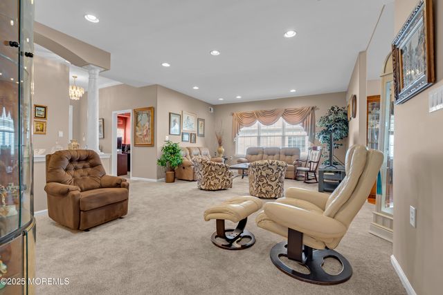 60 Eleanor Road, Manchester, NJ 08759