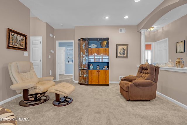 60 Eleanor Road, Manchester, NJ 08759