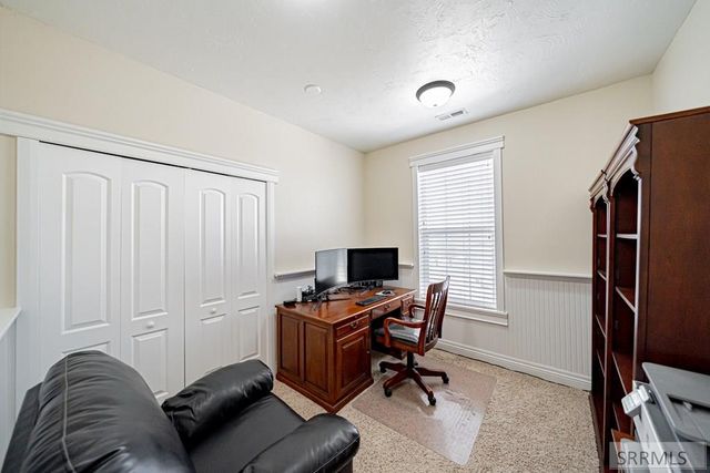 5930 E Pheasant Drive, Ammon, ID 83401