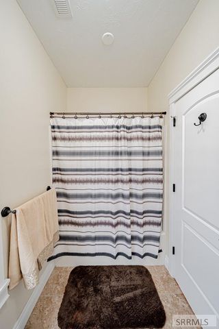 5930 E Pheasant Drive, Ammon, ID 83401