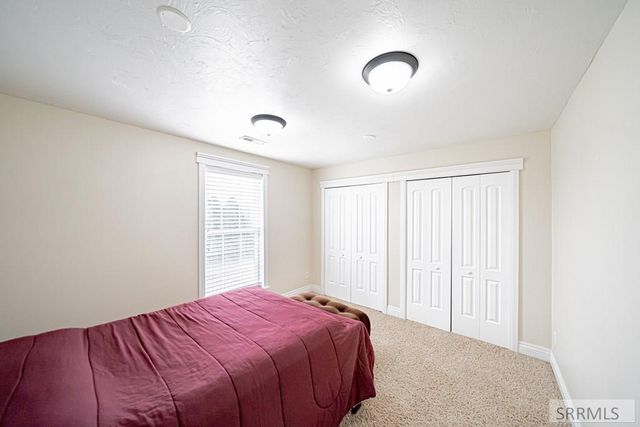 5930 E Pheasant Drive, Ammon, ID 83401