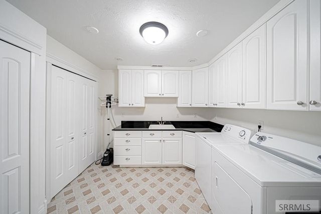 5930 E Pheasant Drive, Ammon, ID 83401