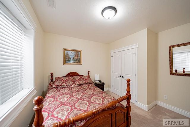 5930 E Pheasant Drive, Ammon, ID 83401