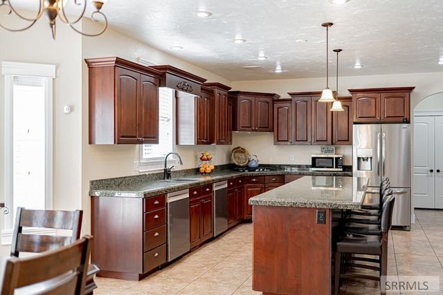 5930 E Pheasant Drive, Ammon, ID 83401