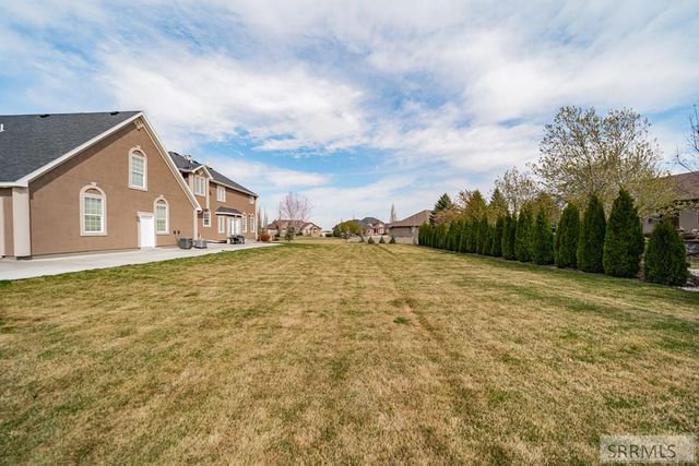 5930 E Pheasant Drive, Ammon, ID 83401