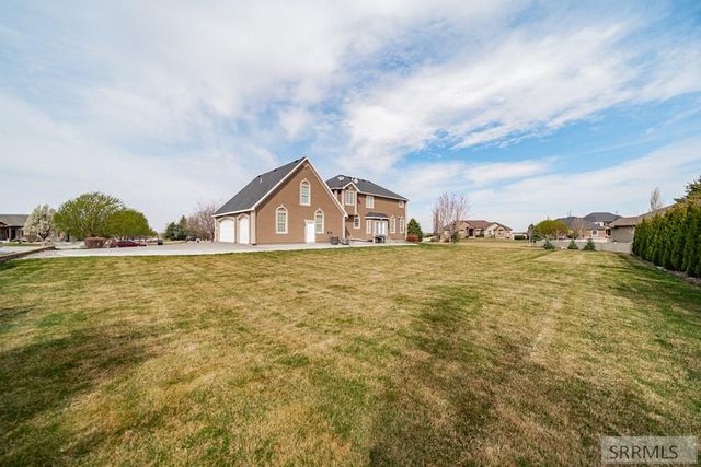 5930 E Pheasant Drive, Ammon, ID 83401