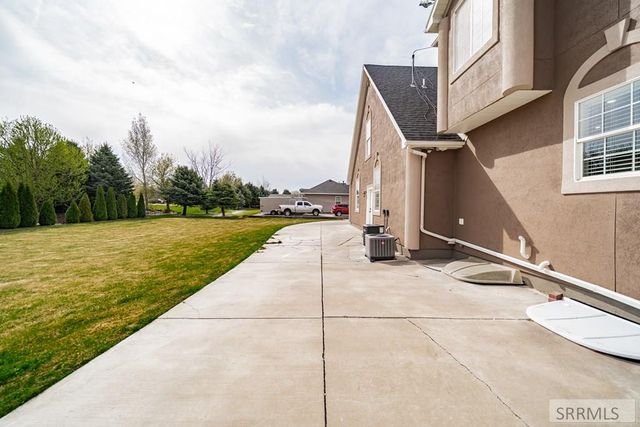 5930 E Pheasant Drive, Ammon, ID 83401