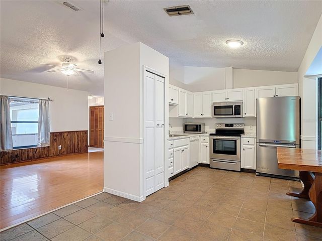 2840 W COVINGTON DRIVE, Deltona, FL 32738