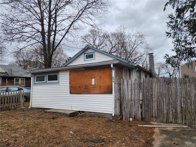 176 Canfield Avenue, Warwick, RI 02889