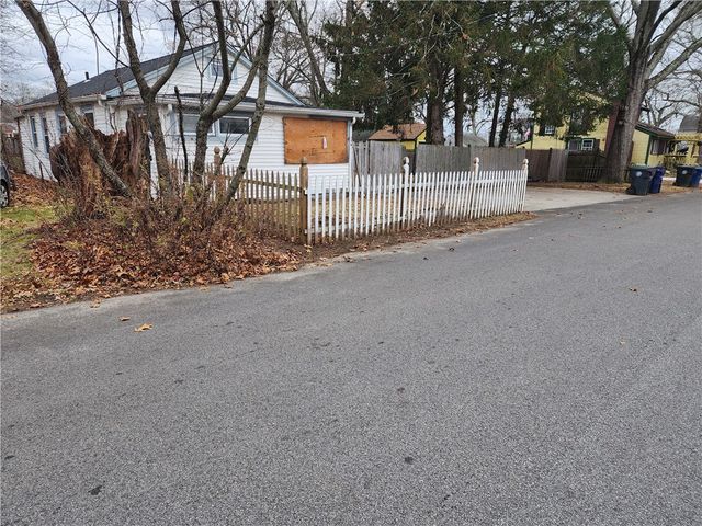 176 Canfield Avenue, Warwick, RI 02889