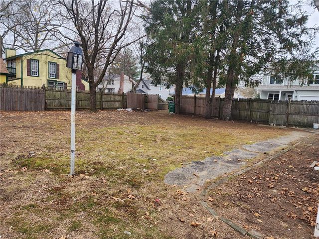 176 Canfield Avenue, Warwick, RI 02889