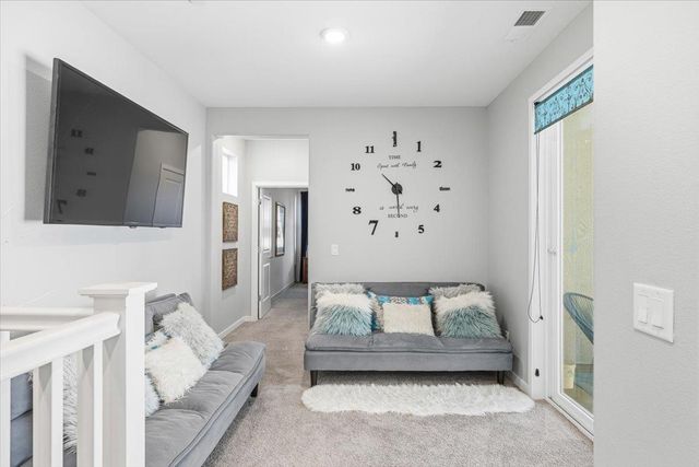 2725 N Cove Dr, Sacramento, CA 95833