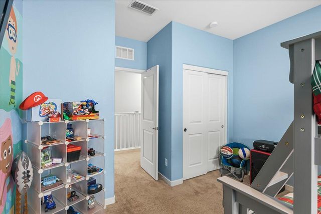 2725 N Cove Dr, Sacramento, CA 95833
