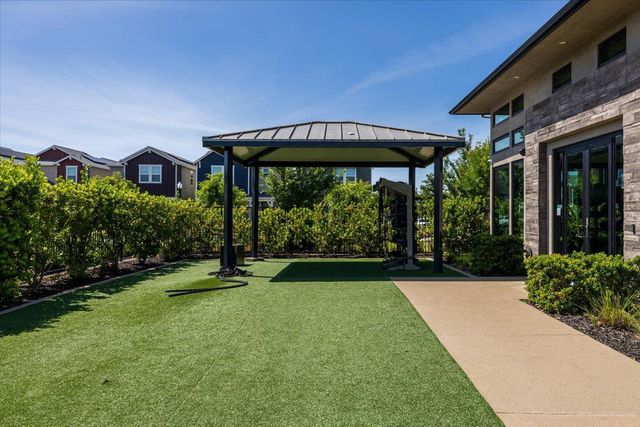 2725 N Cove Dr, Sacramento, CA 95833