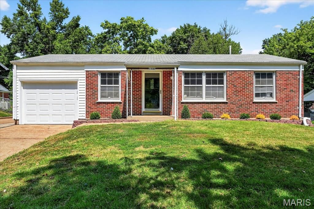 1737 Foley Drive, St Louis, MO 63136