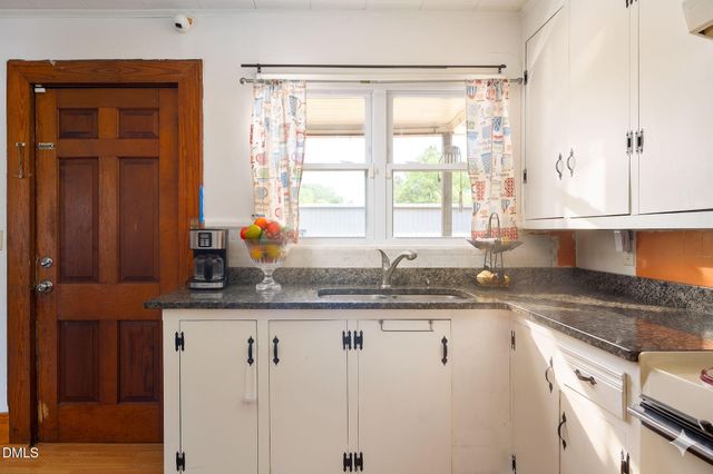 432 E Old Glencoe Road, Burlington, NC 27217