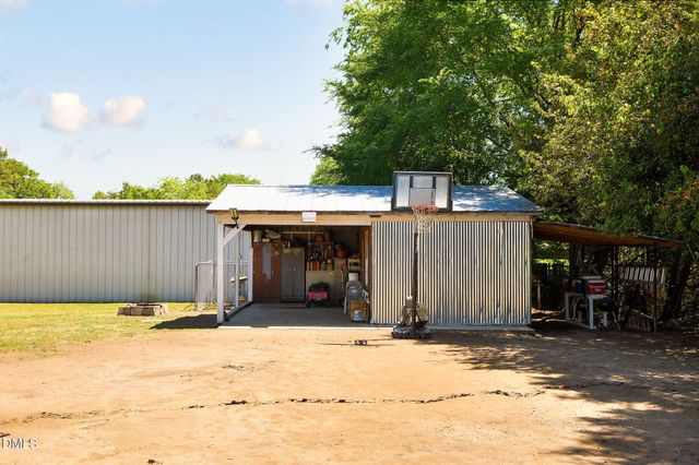 432 E Old Glencoe Road, Burlington, NC 27217