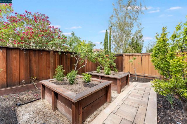 2151 Carmenere St, Danville, CA 94506