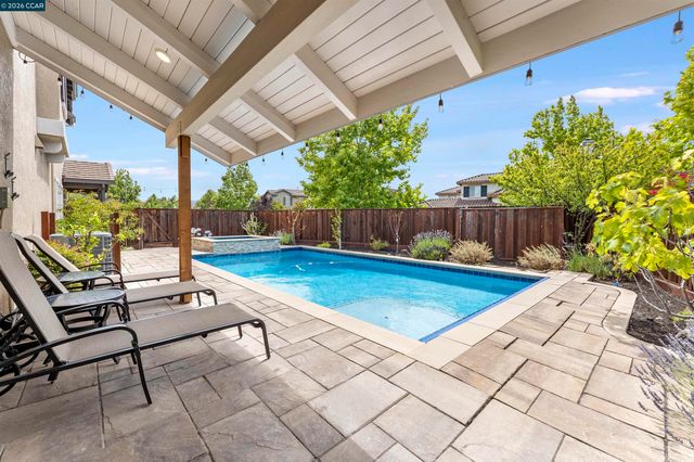 2151 Carmenere St, Danville, CA 94506