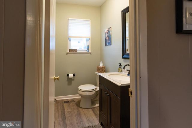 253 KENT RD, Warminster, PA 18974