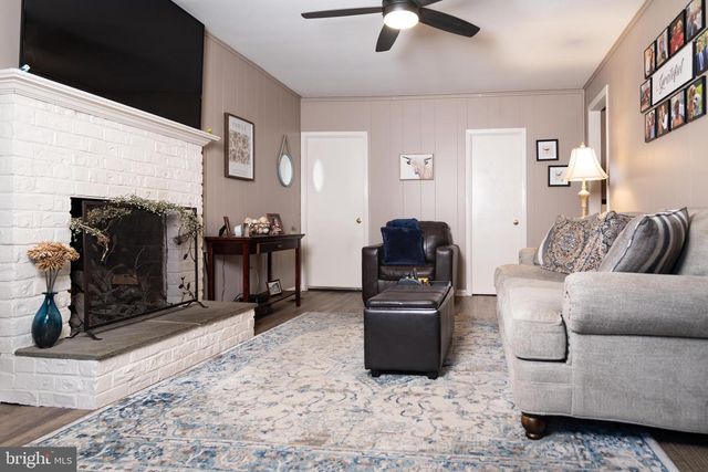 253 KENT RD, Warminster, PA 18974