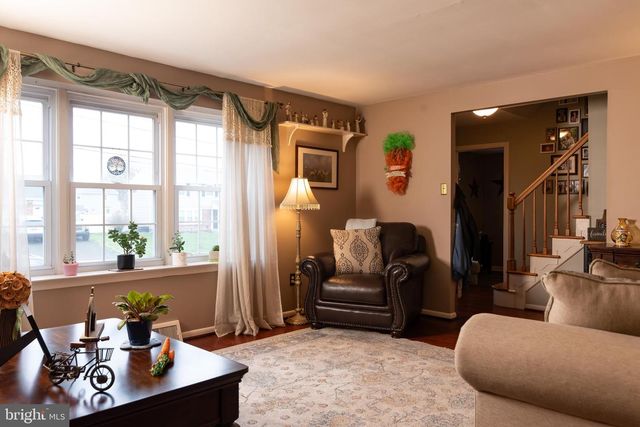 253 KENT RD, Warminster, PA 18974