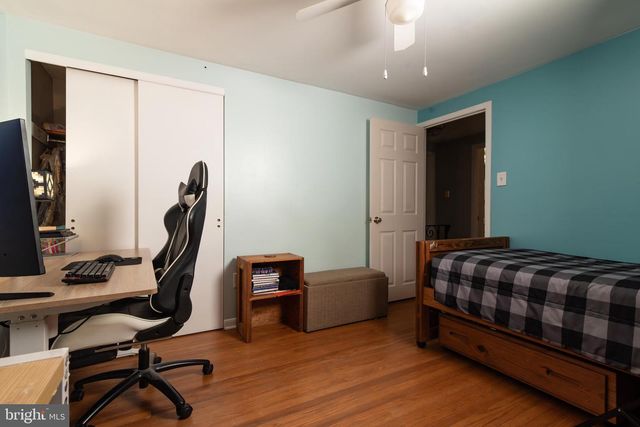 253 KENT RD, Warminster, PA 18974