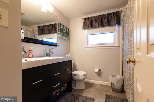 253 KENT RD, Warminster, PA 18974