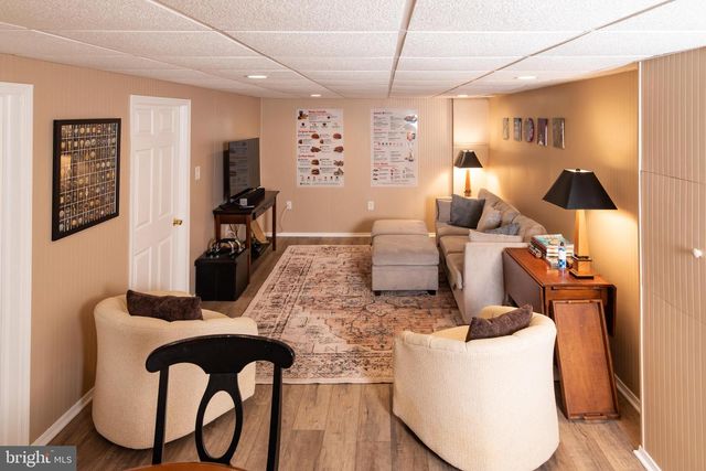 253 KENT RD, Warminster, PA 18974