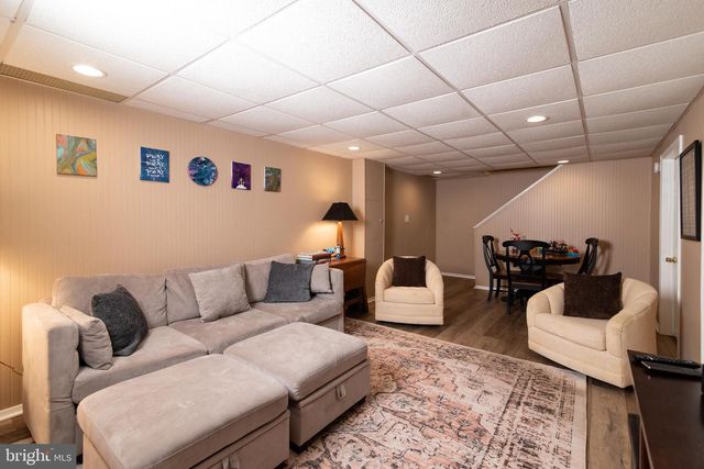 253 KENT RD, Warminster, PA 18974