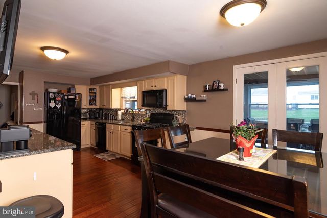 253 KENT RD, Warminster, PA 18974