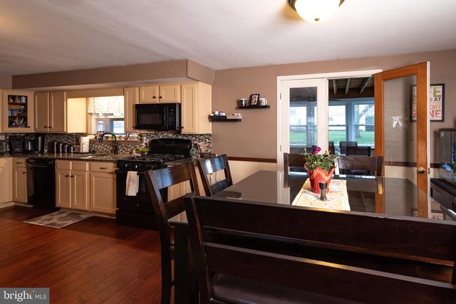 253 KENT RD, Warminster, PA 18974