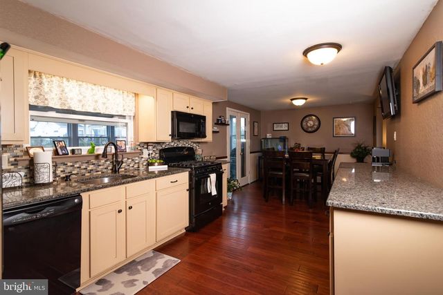 253 KENT RD, Warminster, PA 18974