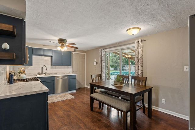 14666 Mill Valley Lane, Granger, IN 46530