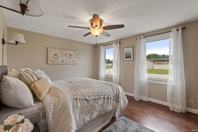 14666 Mill Valley Lane, Granger, IN 46530