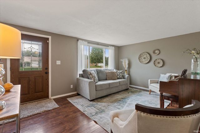 14666 Mill Valley Lane, Granger, IN 46530
