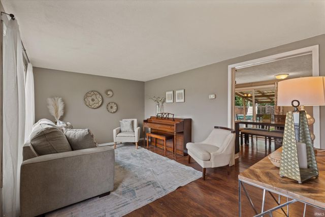 14666 Mill Valley Lane, Granger, IN 46530