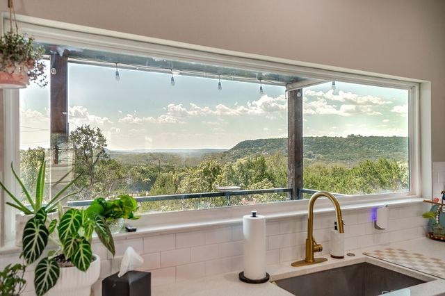 9720 Scenic View Court, Rio Vista, TX 76093