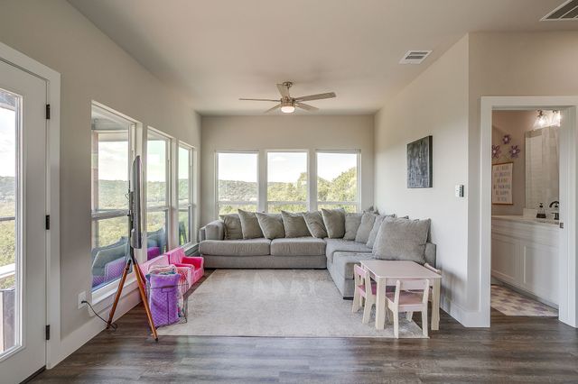 9720 Scenic View Court, Rio Vista, TX 76093