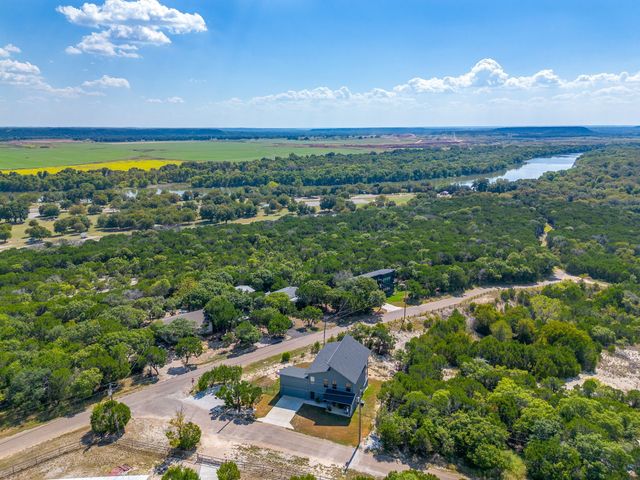 9720 Scenic View Court, Rio Vista, TX 76093