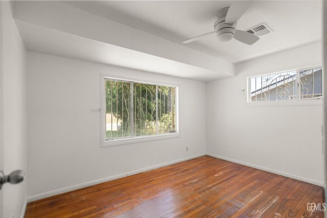 2804 Pomona Street, Bakersfield, CA 93305