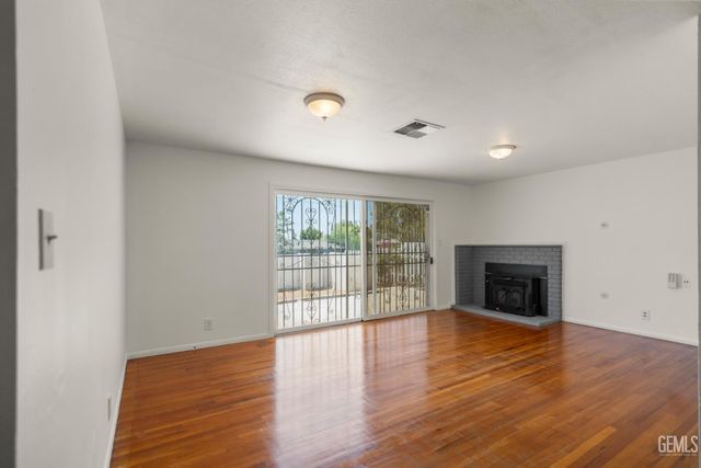 2804 Pomona Street, Bakersfield, CA 93305