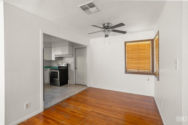 2804 Pomona Street, Bakersfield, CA 93305