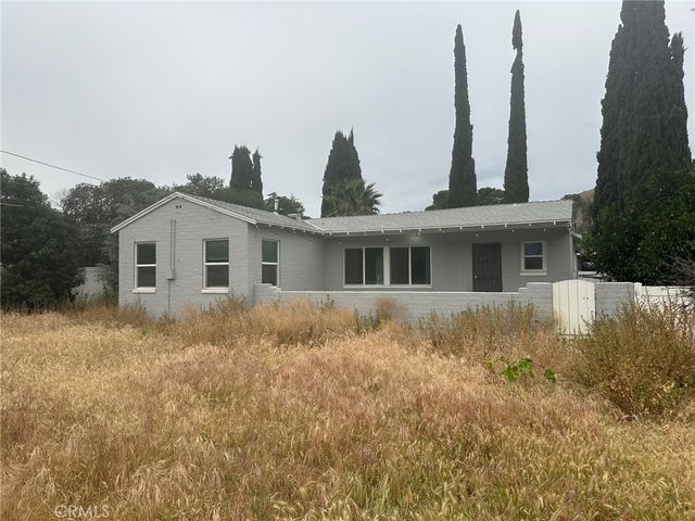 310 Santa Rita Place, Banning, CA 92220